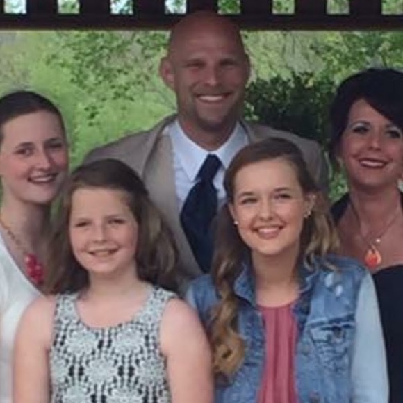 Meet your Posher, Stephanie - Picture 1 of 1